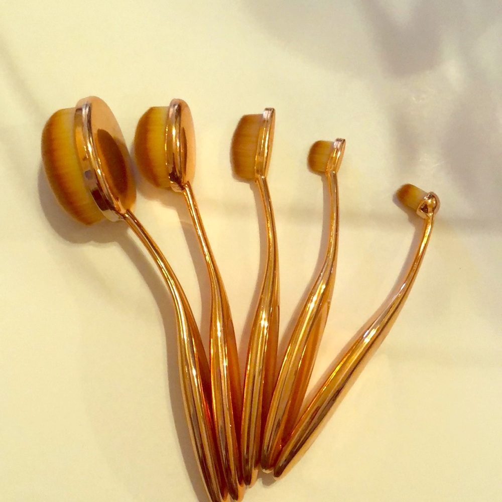 Round Makeup Brush Set